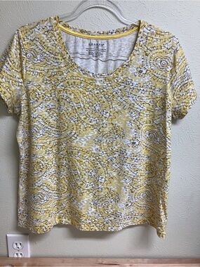 Hannah Yellow Paisley Scoop Neck Short Sleeve Tee